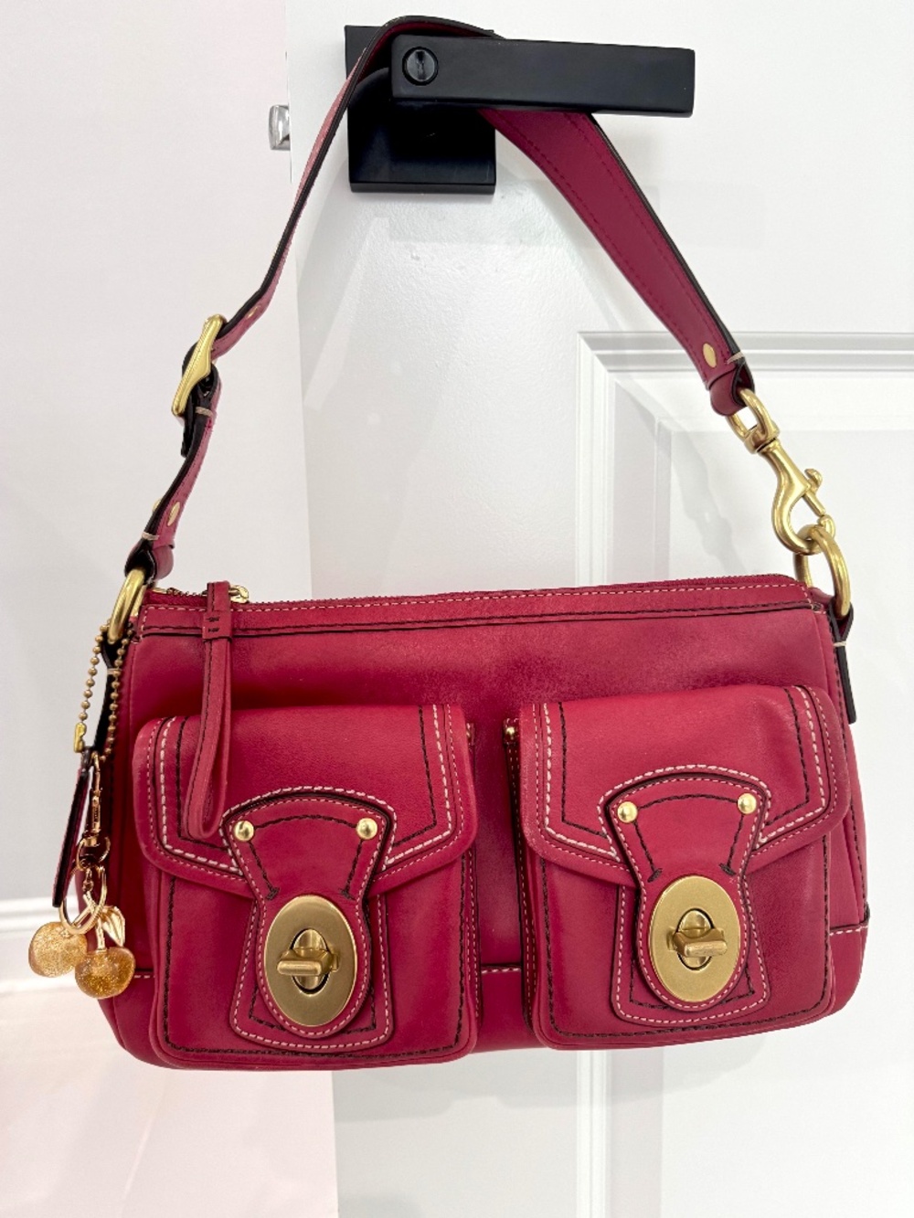 Vintage Coach Double Turnlock in Raspberry